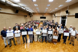 Reunião solene celebra a dedicação de catequistas e vicentinos